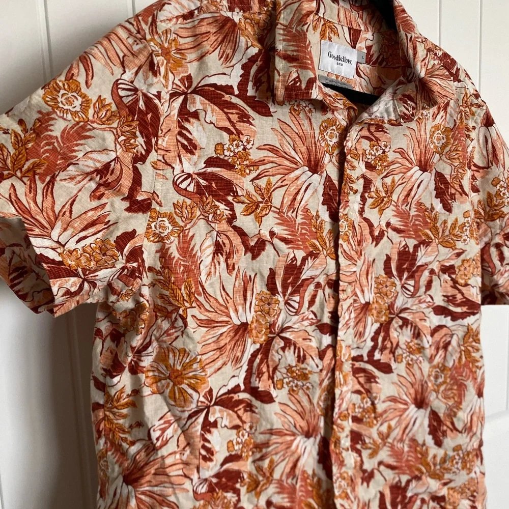 Goodfellow & Co. Men’s Standard Fit Tropical Button Down Shirt